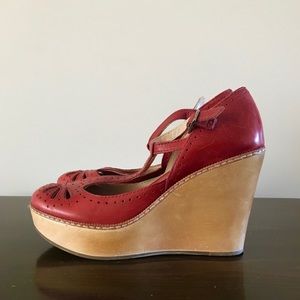 VTG Steve Madden. Red leather platform wood wedge